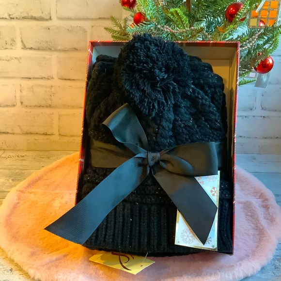 Collection Eighteen Loop & Beanie Scarf & Hat In Gift Box - Picture 2 of 3